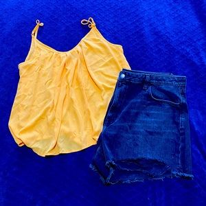 Black Arizona Hi-Rise shorts (top not included)